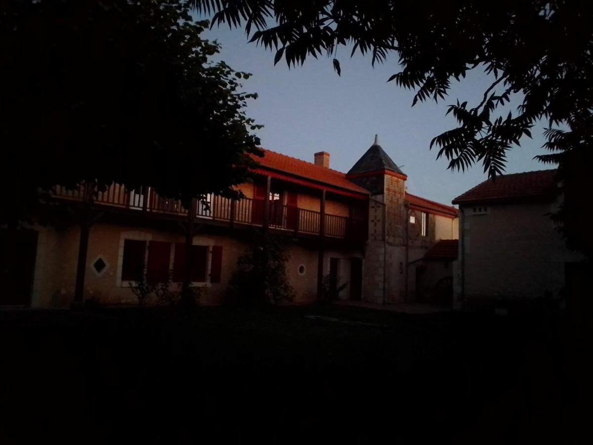 Au Repos Des Elfes Villa Braye-sous-Faye Exterior photo